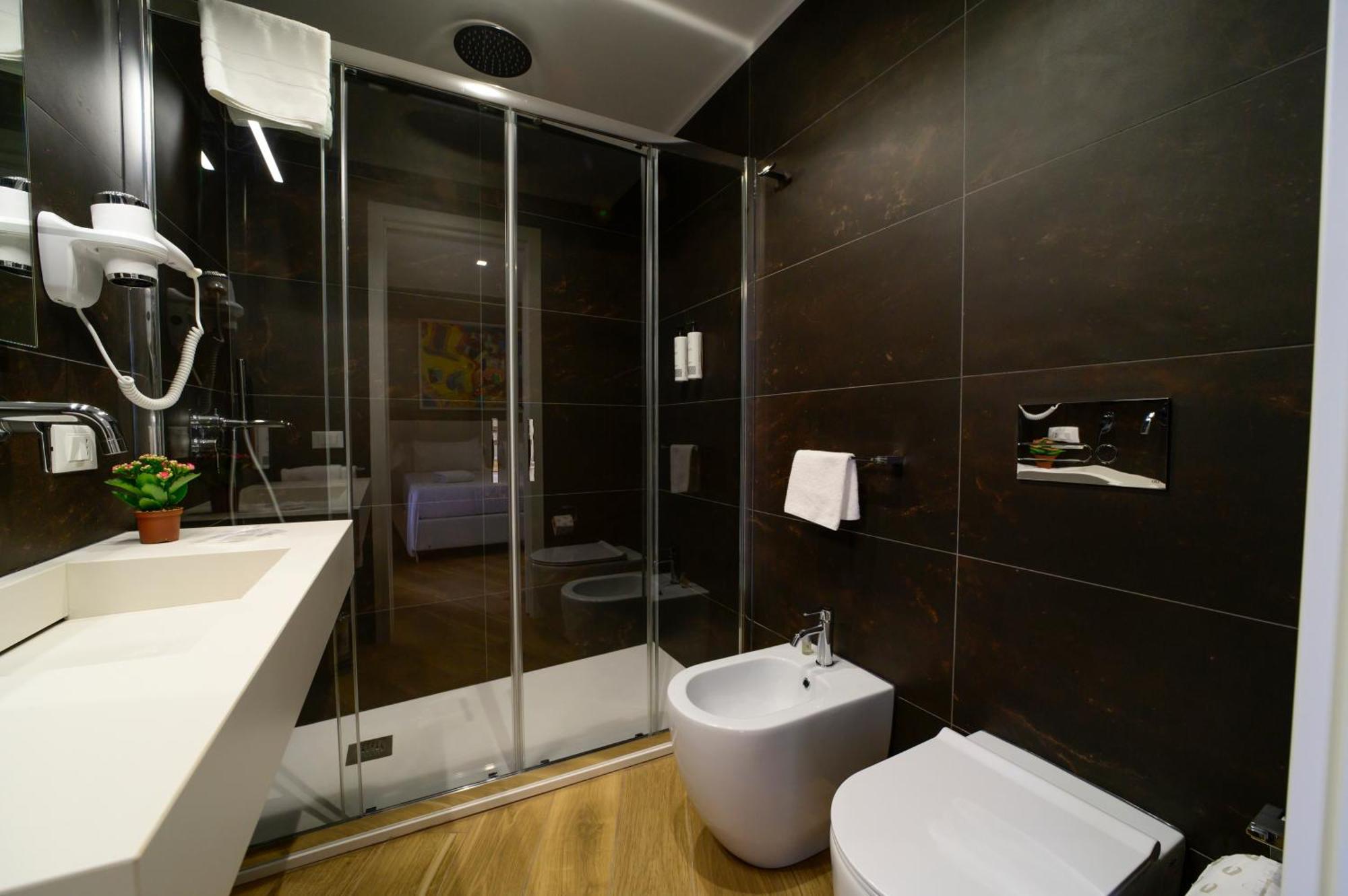 Maqueda - Room & Suite Palermo Luaran gambar