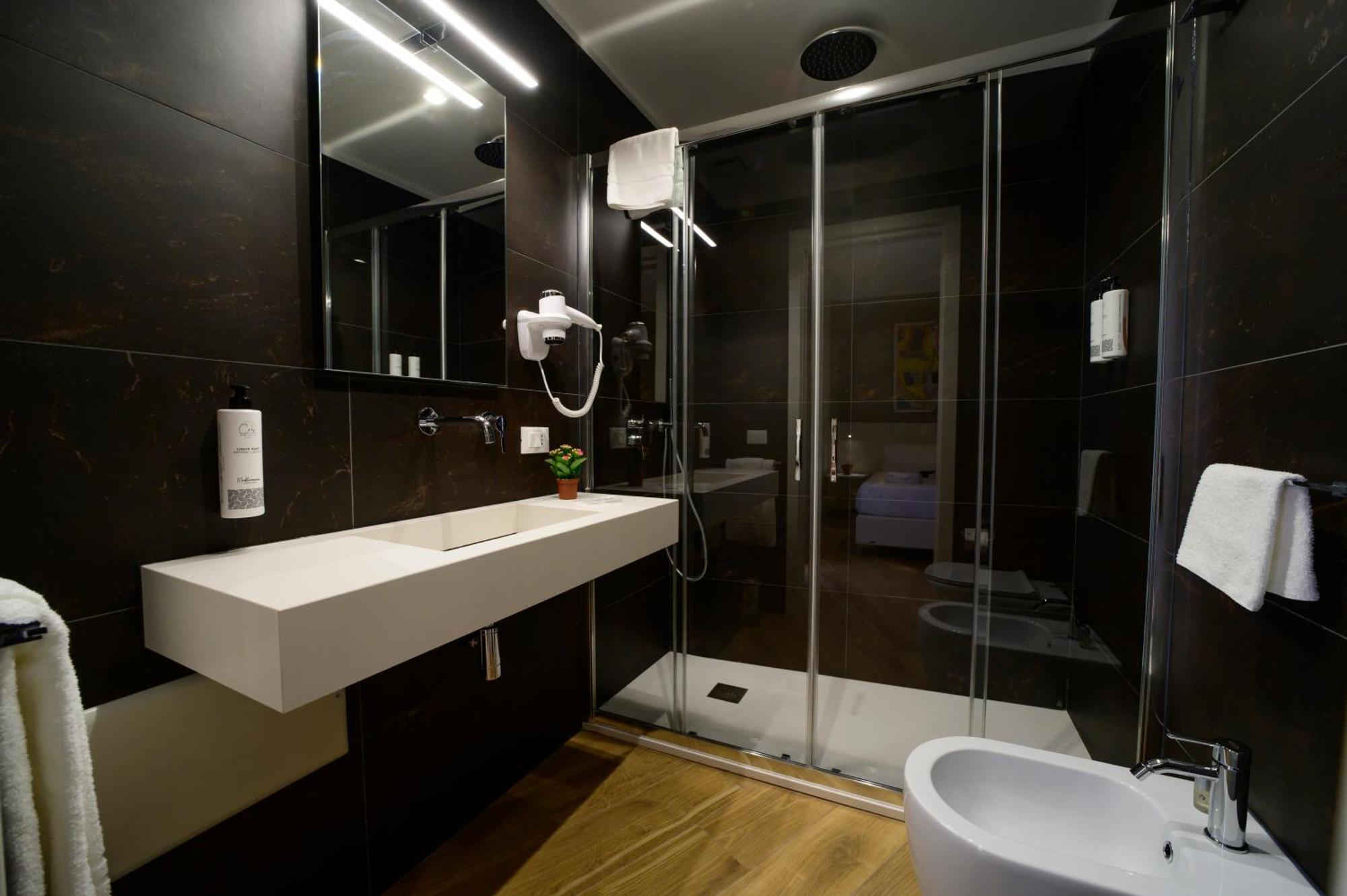 Maqueda - Room & Suite Palermo Luaran gambar